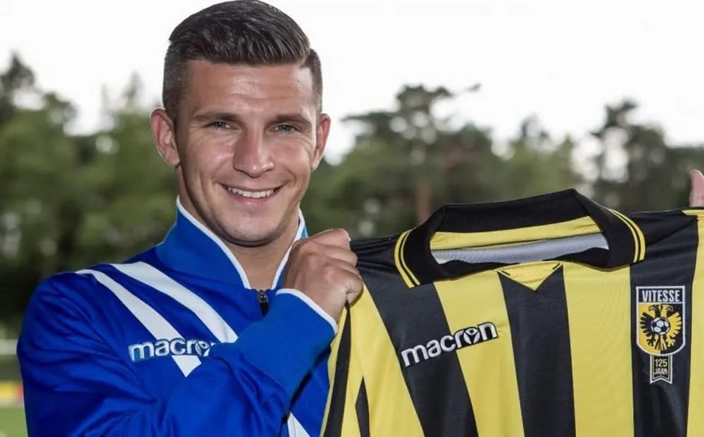 律与坚持 律与坚持